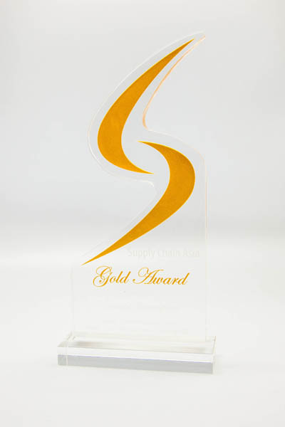 https://giftparadizeintl.com/wp-content/uploads/2023/03/CRY011-Customize-Shaped-Crystal-Award.jpg