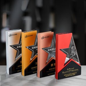 Award with 3 quarter of a star made of crystal and metal in Gold, Silver, Bronze and Red