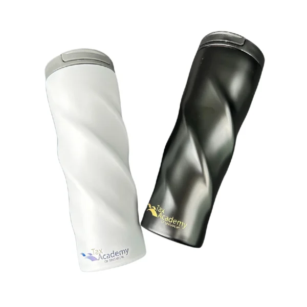 Front view of thermal flasks in white and another in black with special external pattern texture.